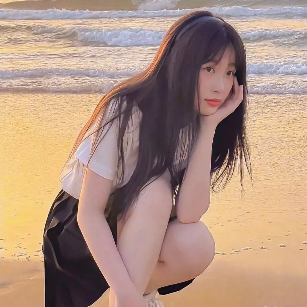 魕